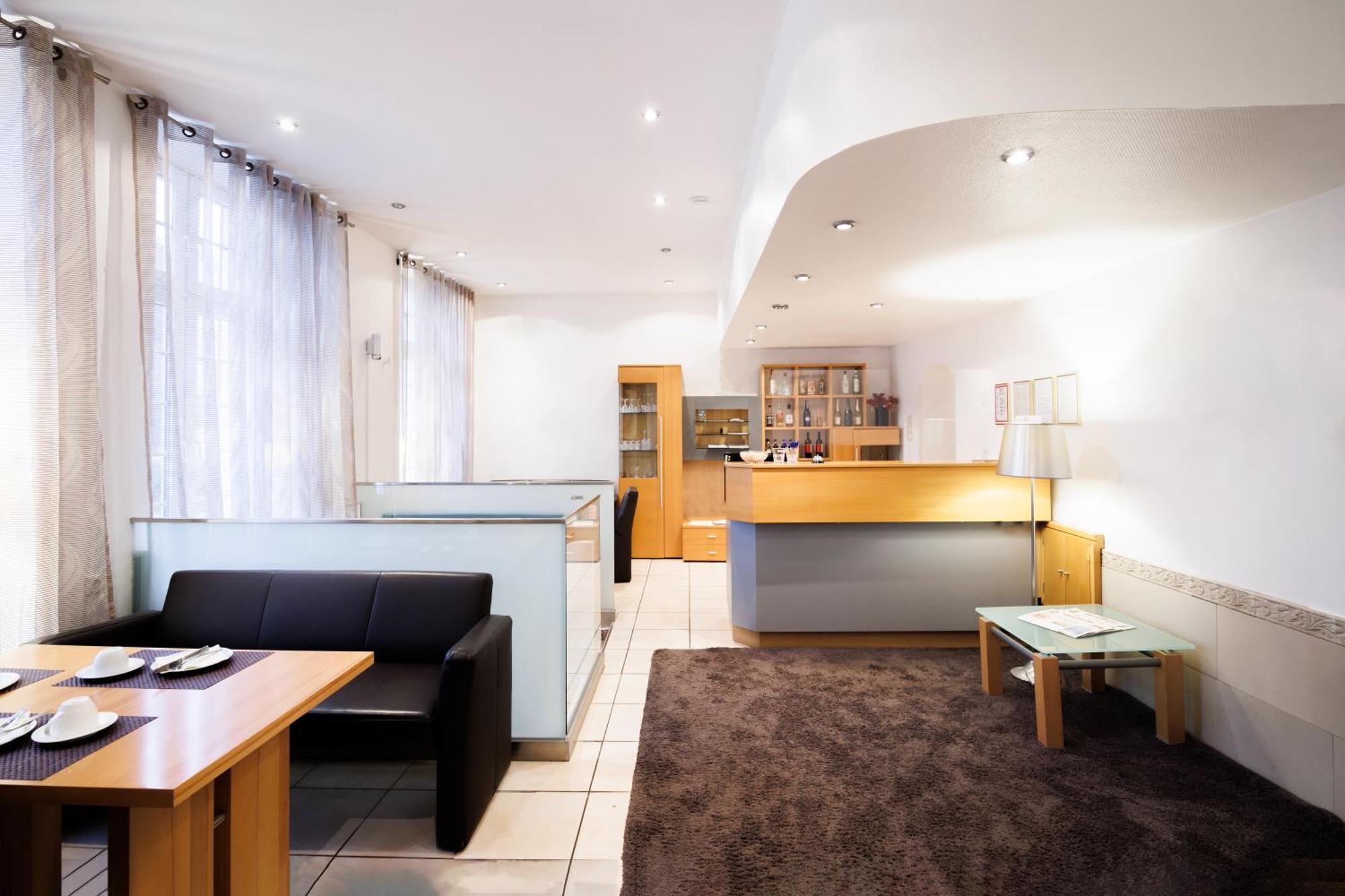 In 16 Heidelberger Hof Düsseldorf